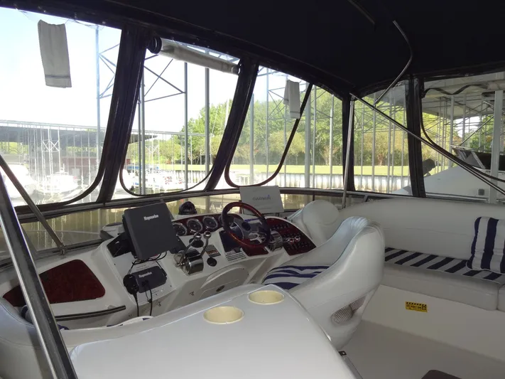 Paraiso Yacht Photos Pics 