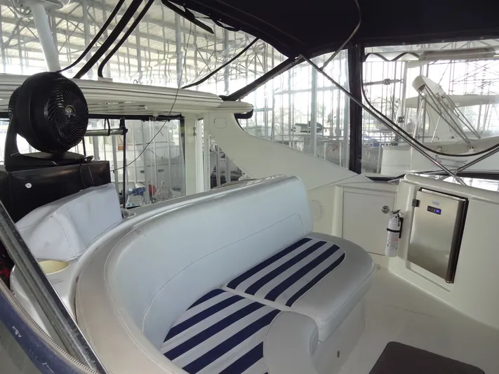 Paraiso Yacht Photos Pics 