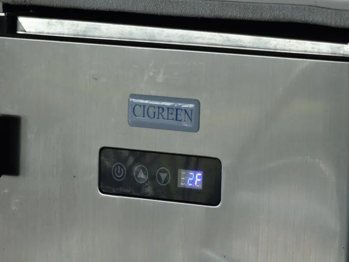 Paraiso Yacht Photos Pics 