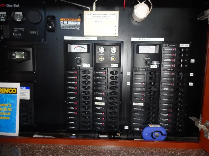 Paraiso Yacht Photos Pics 