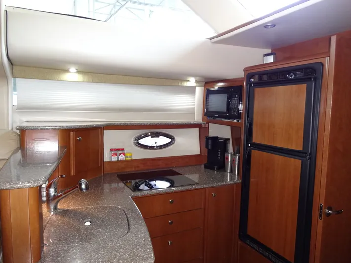 Paraiso Yacht Photos Pics 