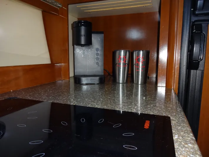 Paraiso Yacht Photos Pics 