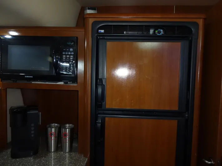 Paraiso Yacht Photos Pics 