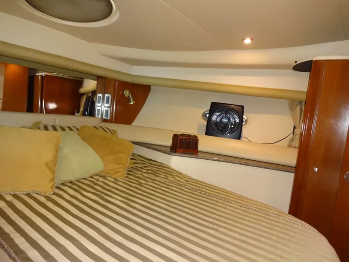 Paraiso Yacht Photos Pics 