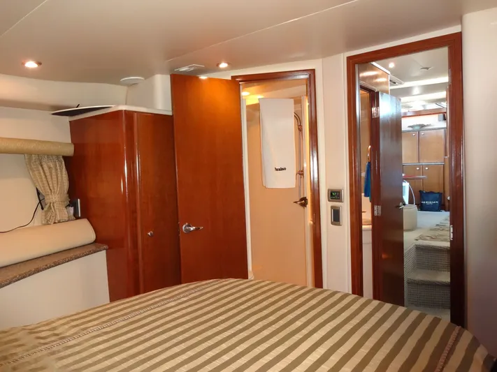 Paraiso Yacht Photos Pics 