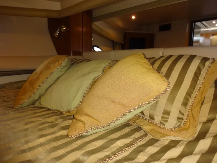 Paraiso Yacht Photos Pics 