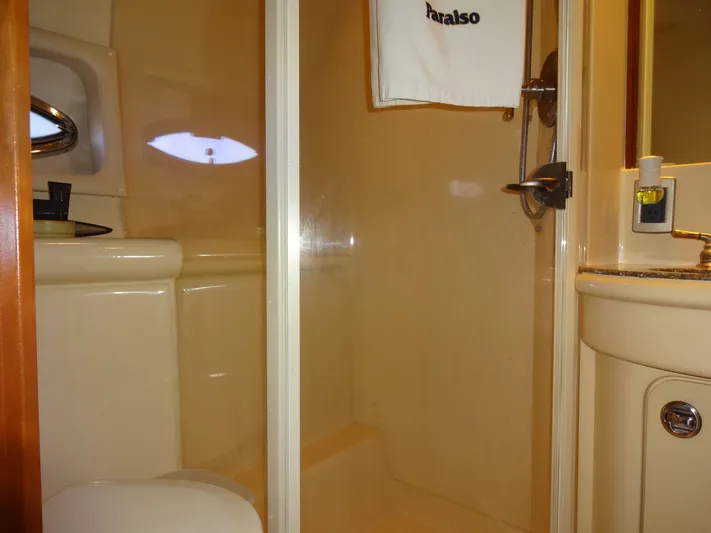 Paraiso Yacht Photos Pics 