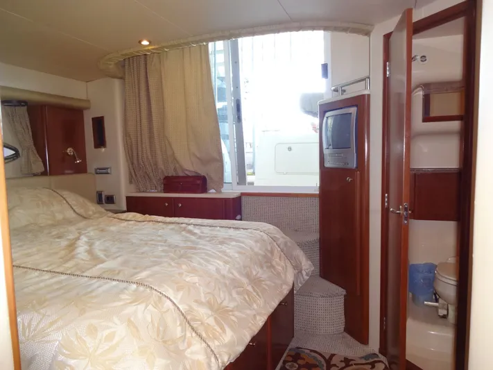 Paraiso Yacht Photos Pics 