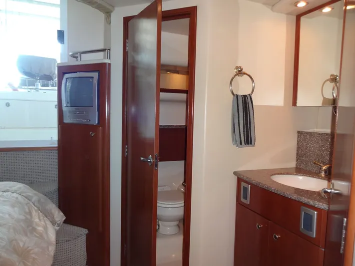 Paraiso Yacht Photos Pics 