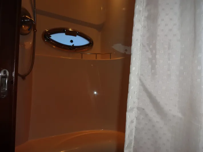 Paraiso Yacht Photos Pics 