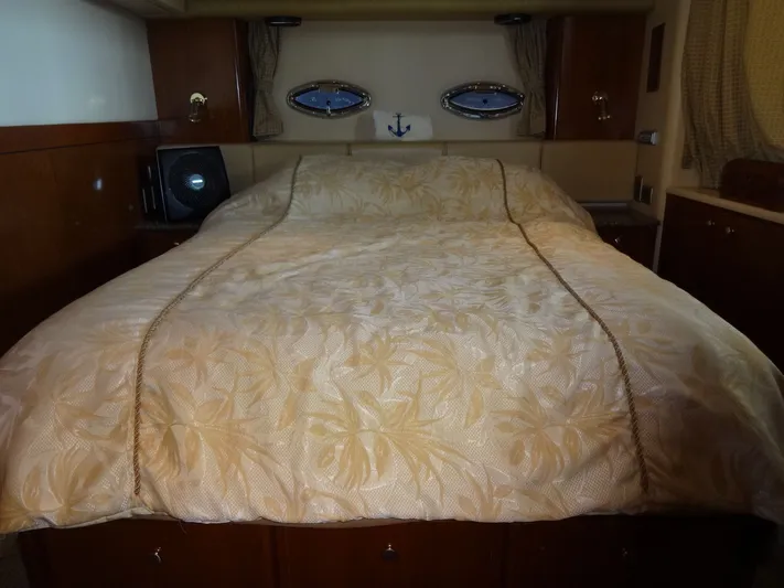 Paraiso Yacht Photos Pics 