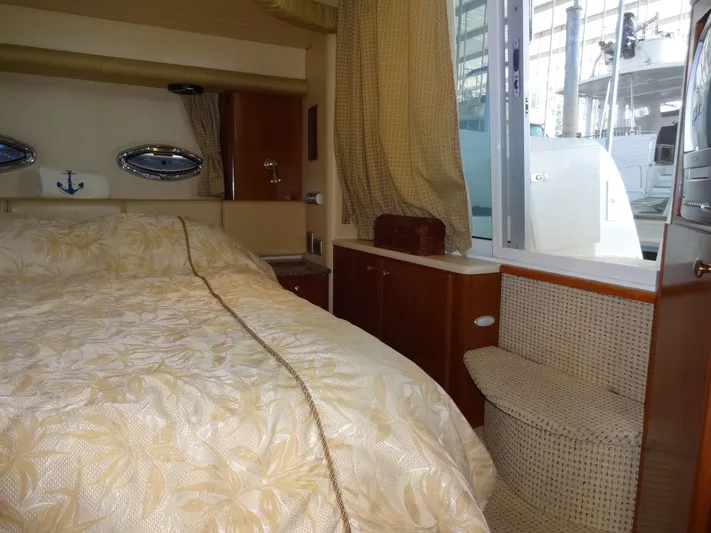 Paraiso Yacht Photos Pics 