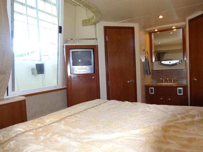Paraiso Yacht Photos Pics 