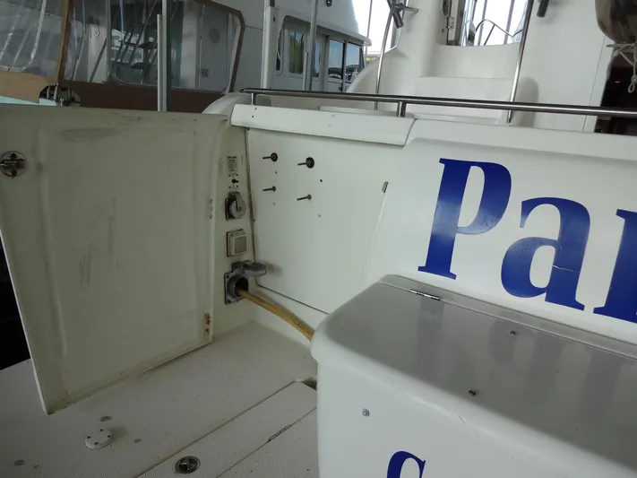 Paraiso Yacht Photos Pics 