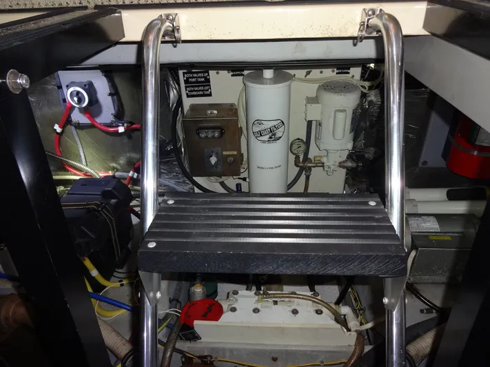 Paraiso Yacht Photos Pics 