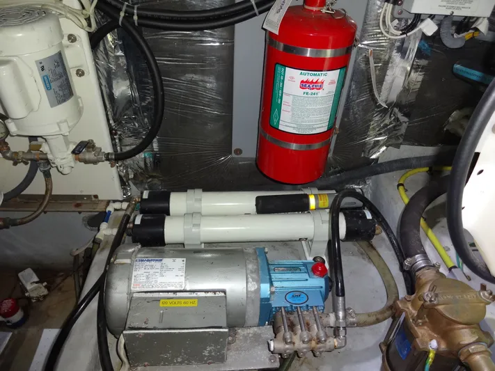 Paraiso Yacht Photos Pics 