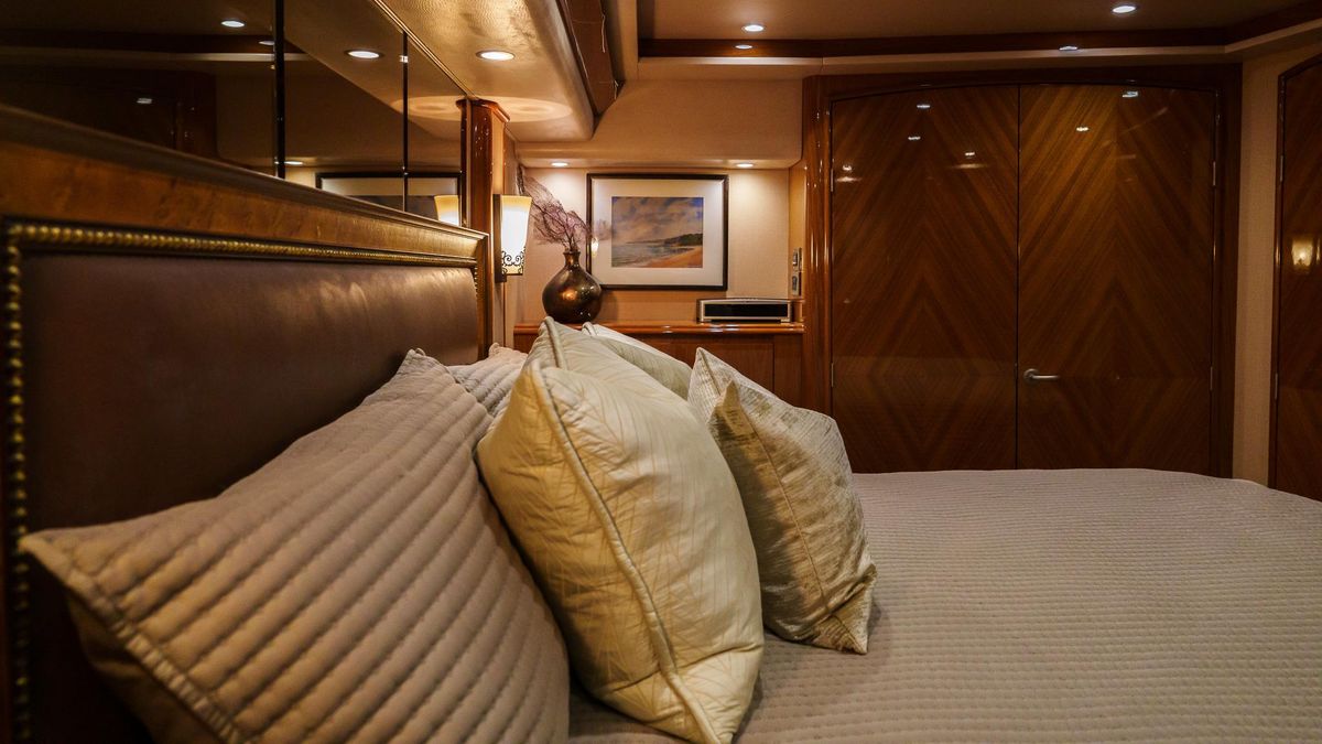 2012 Viking 70 