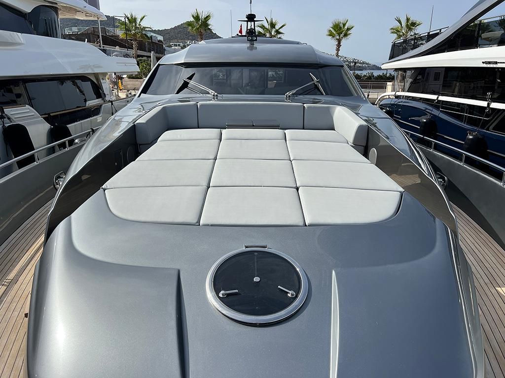 2012 Pershing 91 
