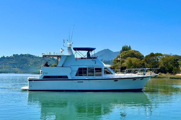 1997 Lien Hwa Cockpit Motor Yacht