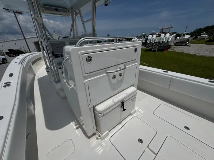  Yacht Photos Pics 2017 Invincible 33 Open Fisherman boat interior with console and seating.