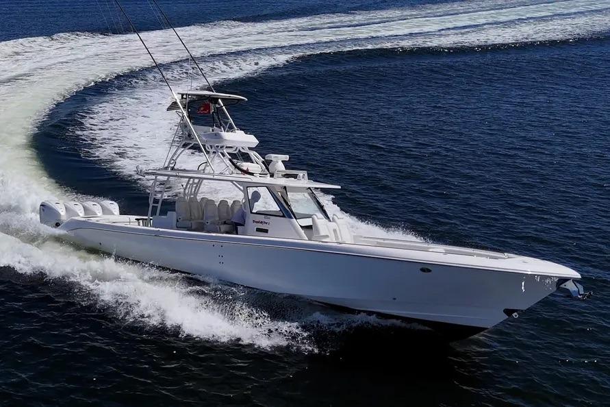 Everglades 435 Center Console
