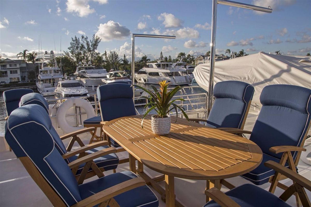 2017 Outer Reef Yachts 86 