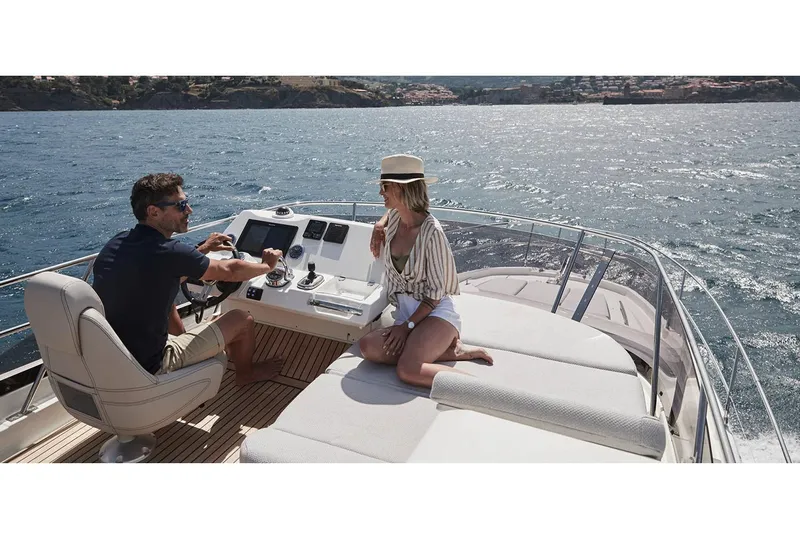  Yacht Photos Pics Manufacturer Provided Image