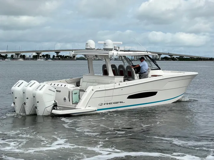  Yacht Photos Pics 2024 REGAL 38 SAV - Image 5