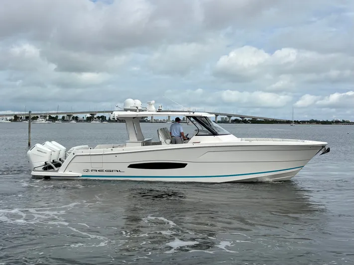  Yacht Photos Pics 2024 REGAL 38 SAV - Image 6