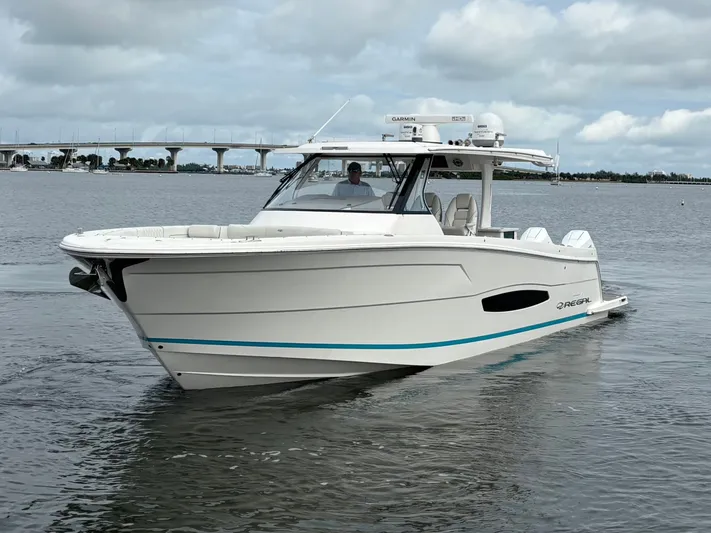  Yacht Photos Pics 2024 REGAL 38 SAV - Image 10