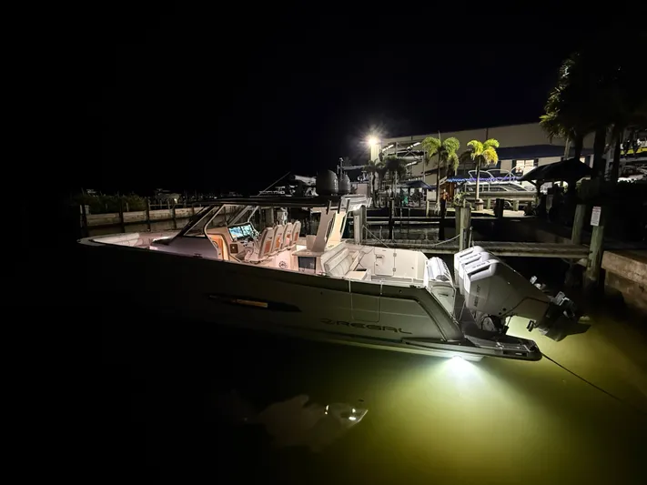  Yacht Photos Pics 2024 REGAL 38 SAV - Image 12