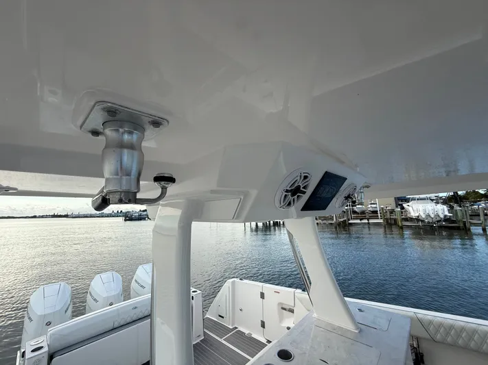  Yacht Photos Pics 2024 REGAL 38 SAV - Image 26