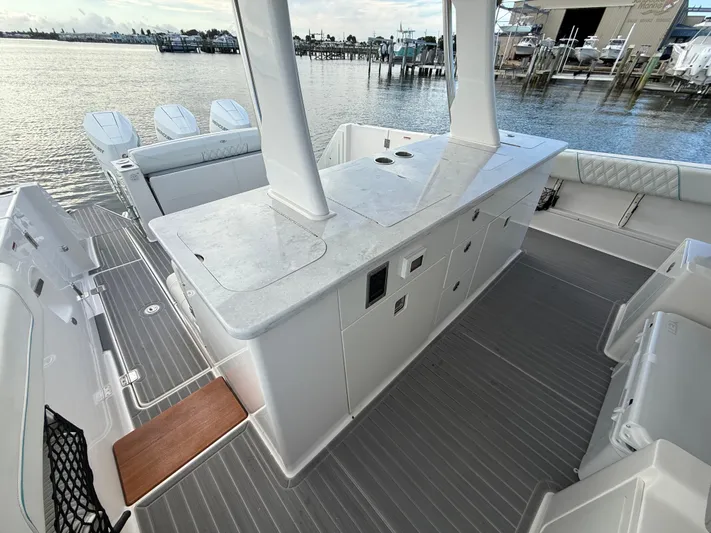  Yacht Photos Pics 2024 REGAL 38 SAV - Image 24