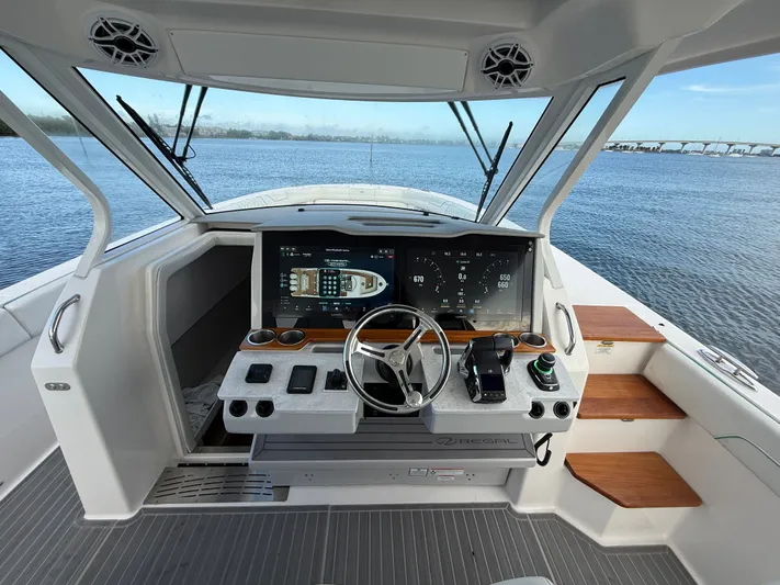  Yacht Photos Pics 2024 REGAL 38 SAV - Image 17