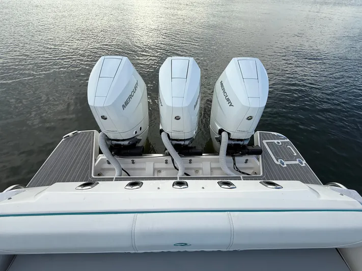  Yacht Photos Pics 2024 REGAL 38 SAV - Image 32