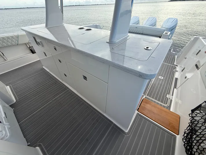  Yacht Photos Pics 2024 REGAL 38 SAV - Image 23