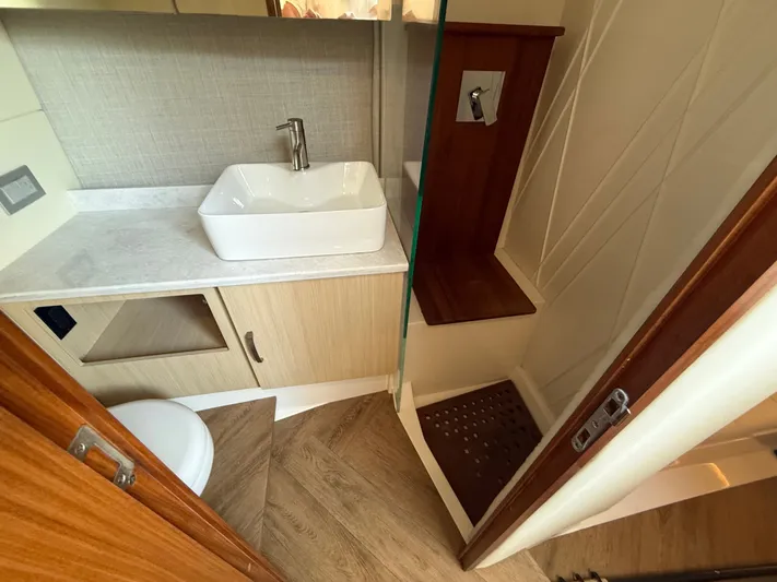  Yacht Photos Pics 2024 REGAL 38 SAV - Image 43