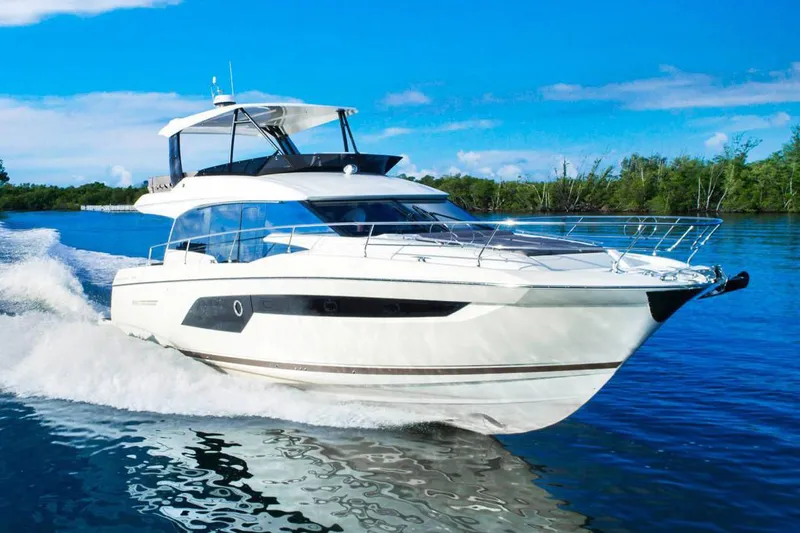  Yacht Photos Pics Manufacturer Provided Image