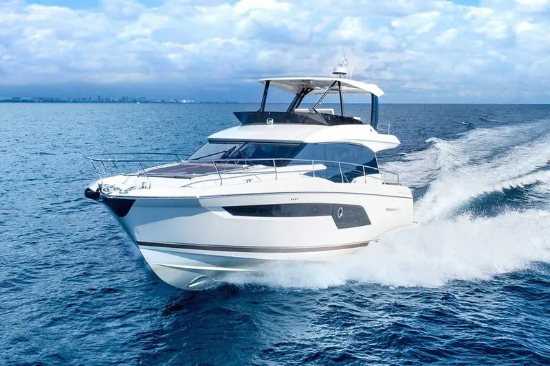  Yacht Photos Pics Manufacturer Provided Image