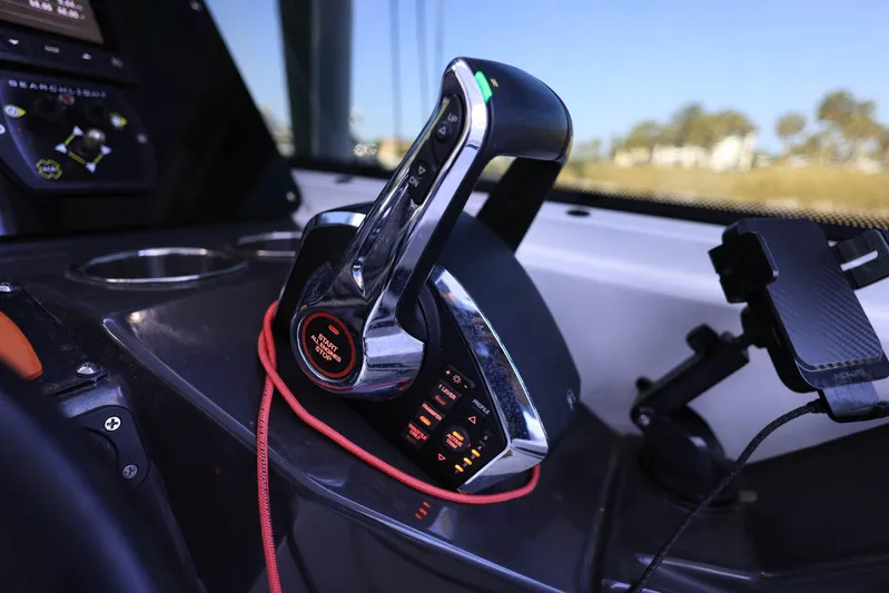  Yacht Photos Pics 2023 Blackfin 252 DC boat throttle control with sleek design and modern technology.