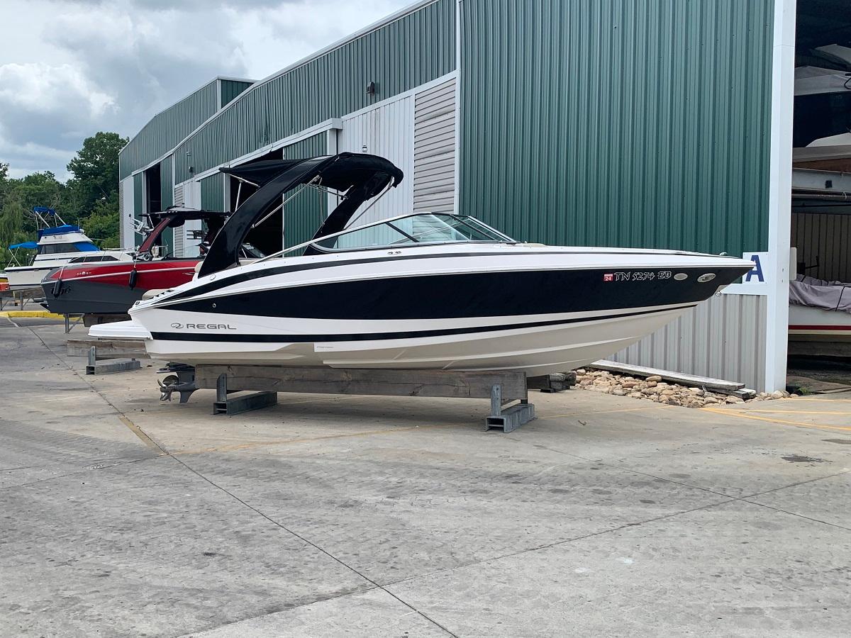 2011 Regal 2500 Bowrider Runabout for sale - YachtWorld