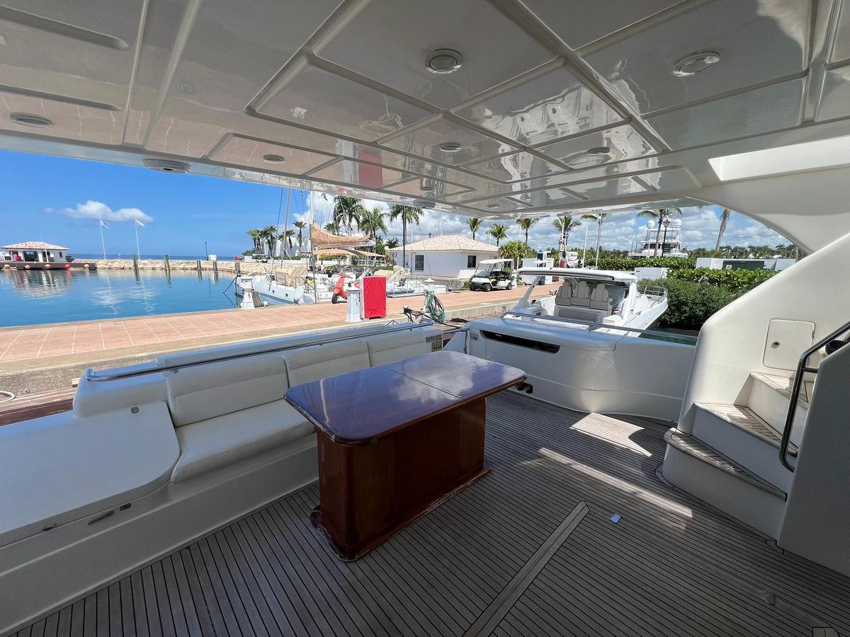 2006 Ferretti Yachts 74 