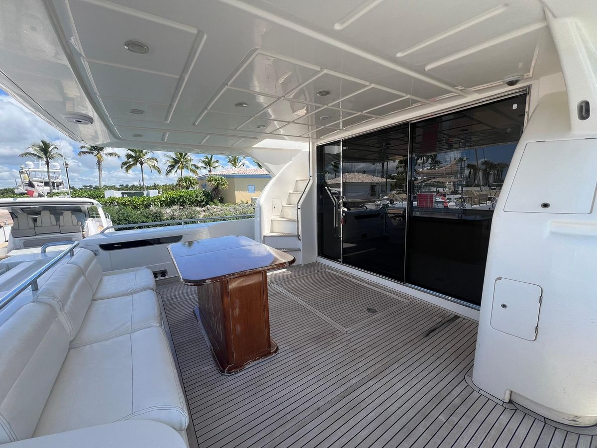 2006 Ferretti Yachts 74 
