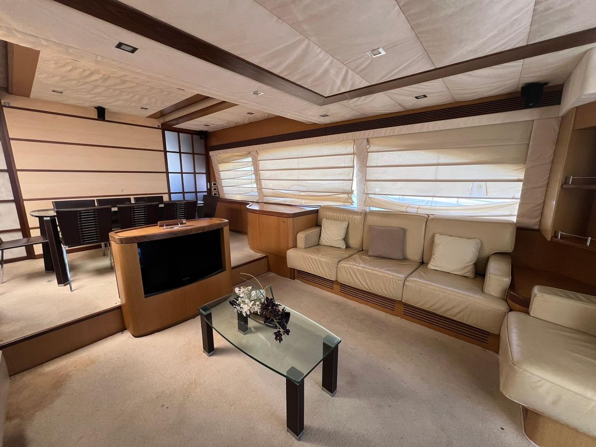 2006 Ferretti Yachts 74 