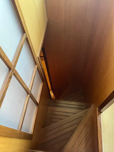 Amia Yacht Photos Pics Wooden staircase inside 2006 Ferretti Yachts 731.