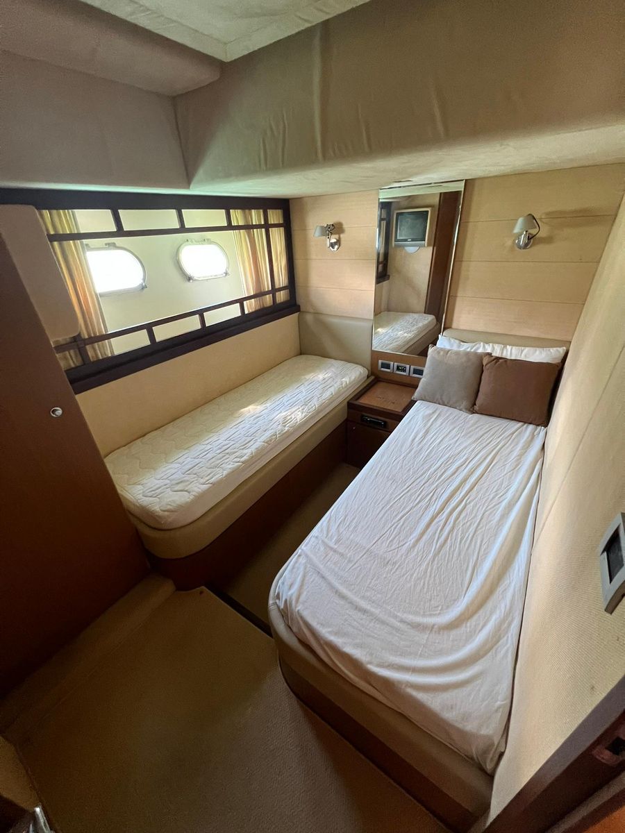 2006 Ferretti Yachts 74 