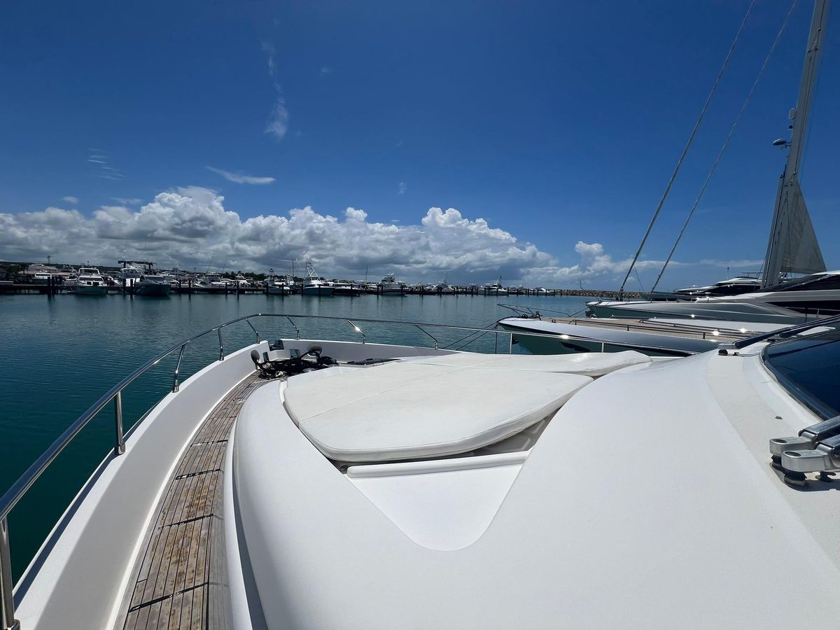 2006 Ferretti Yachts 74 