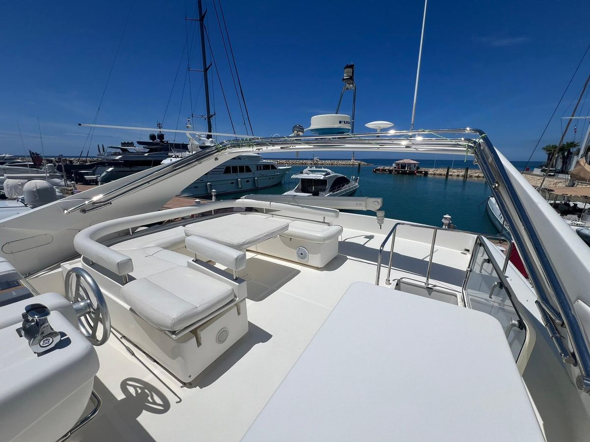 2006 Ferretti Yachts 74 