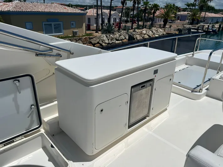 Amia Yacht Photos Pics 