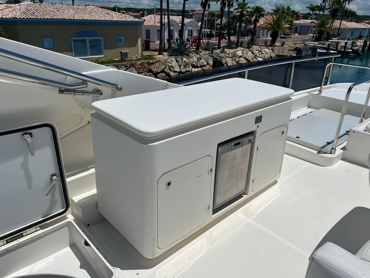 2006 Ferretti Yachts 74 